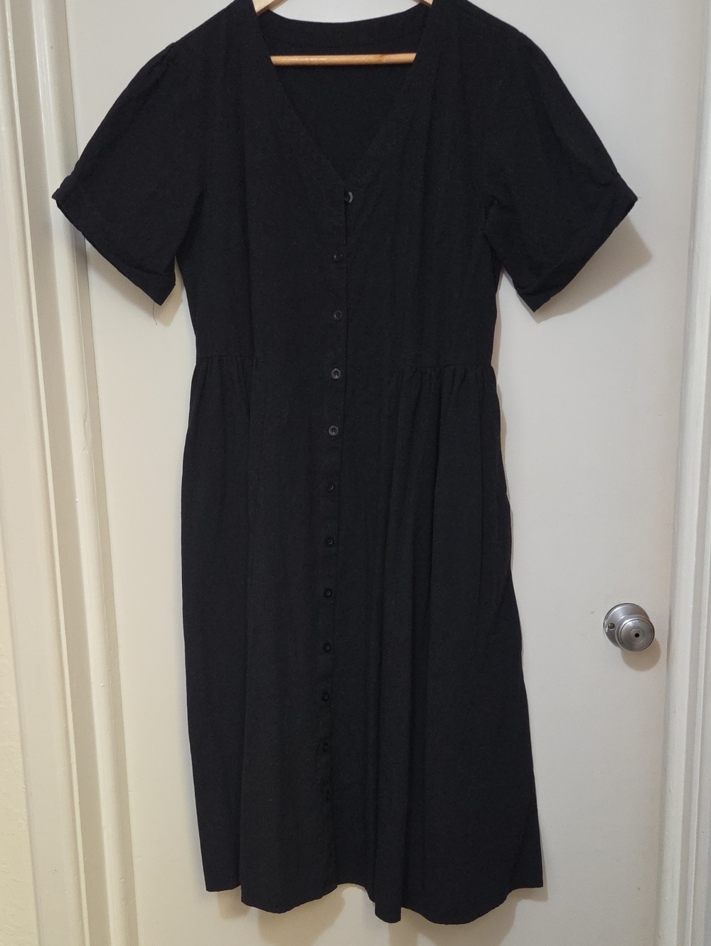 Black Button-Front V-Neck Women’s Dress - Linen feel